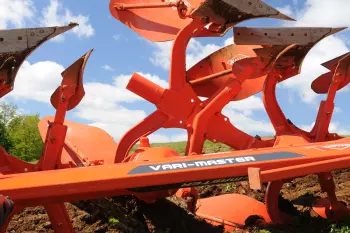 Photo en gros plan de la sécurité sécurité Safe-T de la charrue KUHN MASTER 183 