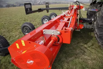 visuel du châssis central est réalisé avec des poutres de forte section sur les broyeurs RM R repliables pour une plus grande résistance aux contraintes mécaniques