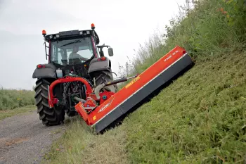 Broyeur TBE 22 au travail