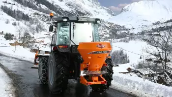 Entraînement mécanique ou hydraulique adapté à vos besoins du distributeur sel et sable VSA