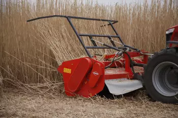 Photo du broyeur WS 320 BIO broyant des cultures hautes et denses