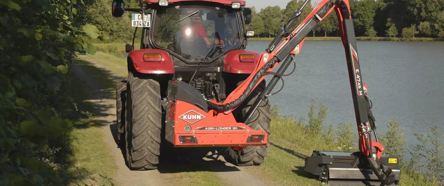 Photo de l'épareuse AGRI-LONGER GII à Sécurité Mécanique au travail vue arrière