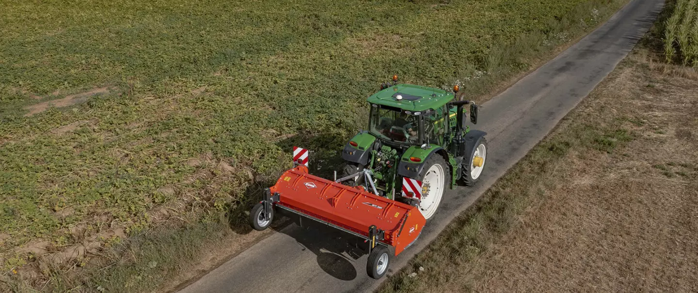 Le broyeur BFP 320 au transport sur une route