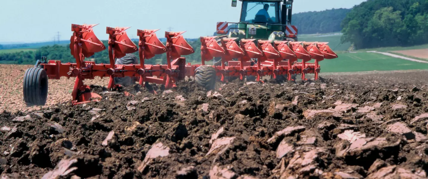 Vue de la charrue CHALLENGER avec sécurité NSH