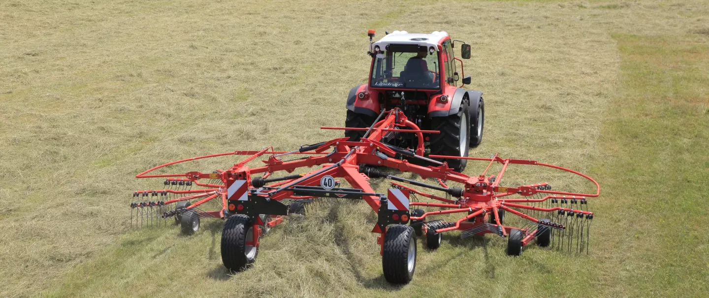 Photo de l'andaineur GA 7501 + double rotors au travail