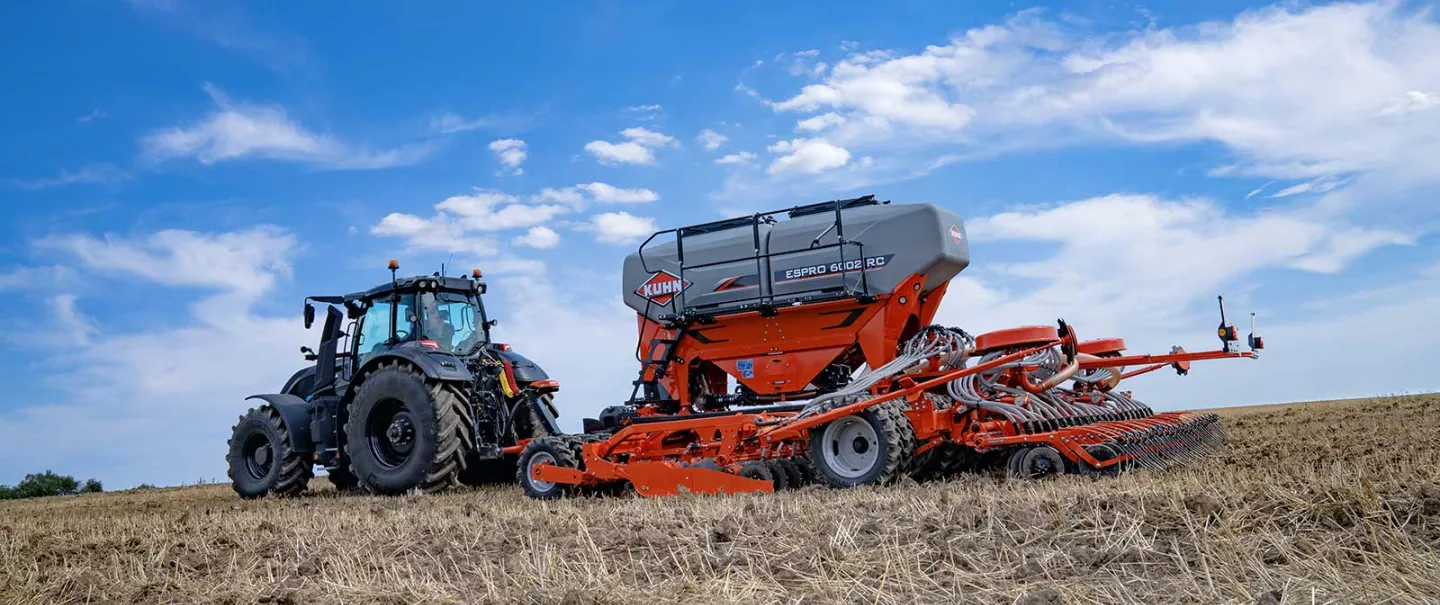 Semoir traîné, au travail, pour semis simplifié ESPRO 1002 R/RC