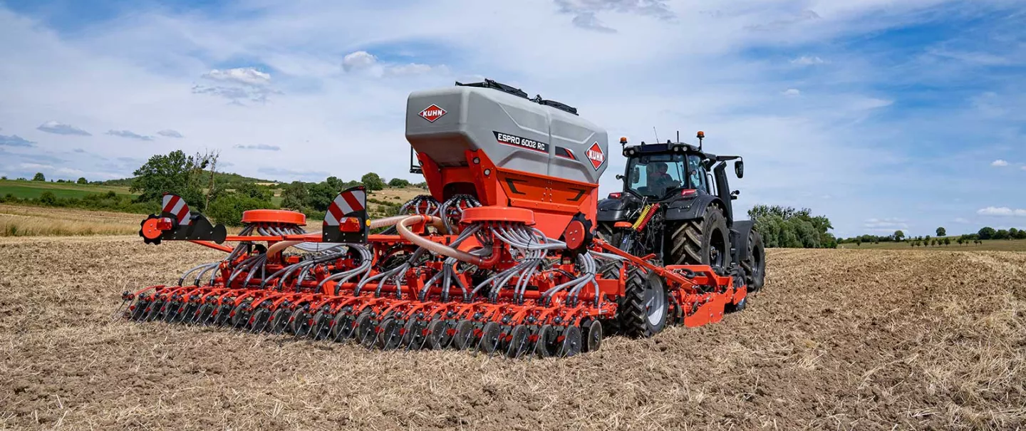 Semoir traîné, au travail, pour semis simplifié ESPRO 1002 R/RC