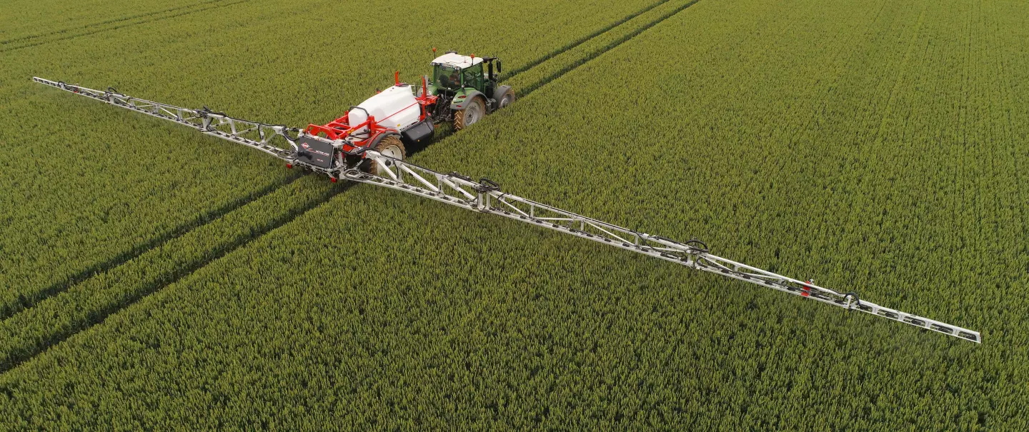 Pulvérisateur METRIS 2 ISOBUS en action