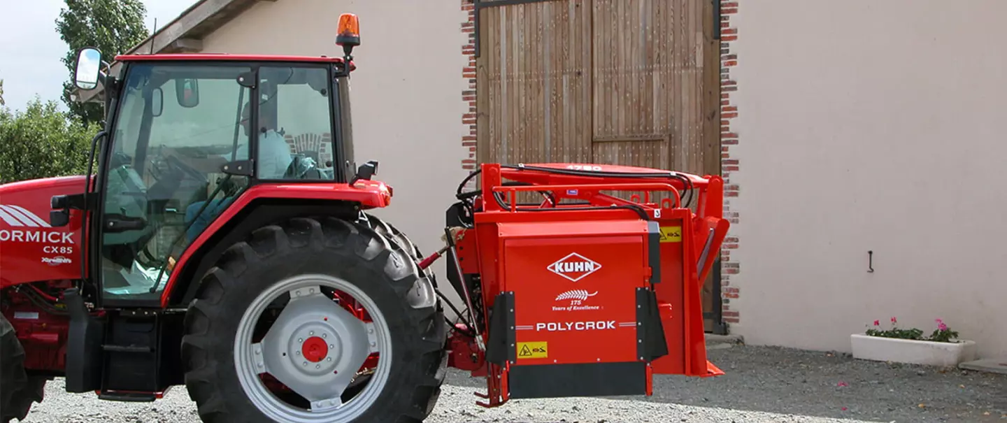 Désileuse distributrice POLYCROK au travail