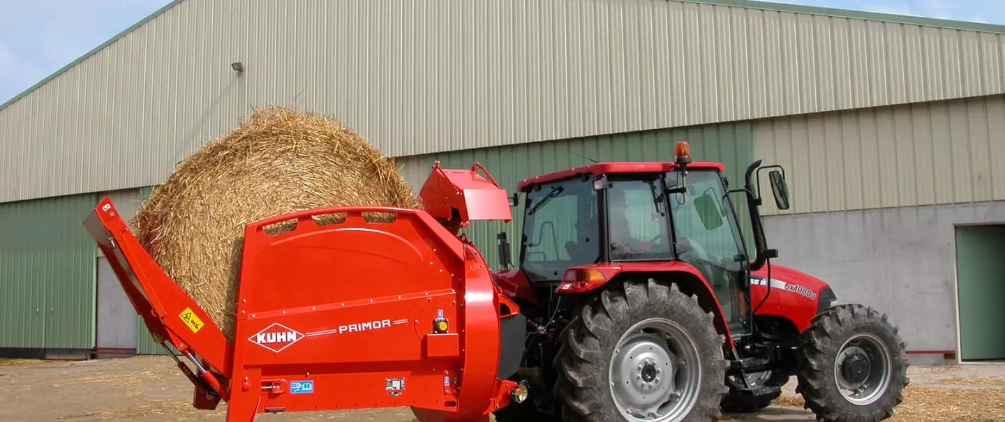 Pailleuse KUHN PRIMOR 2060 H en mode de transport