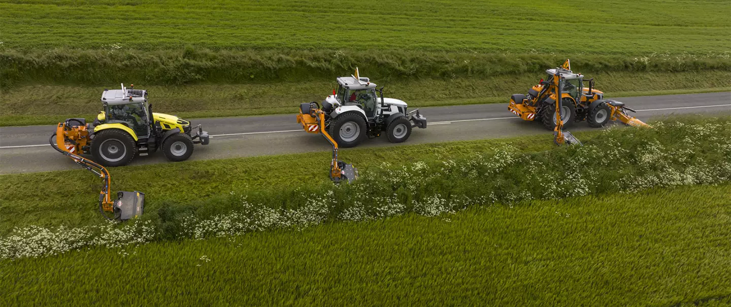 Photo de la faucheuse débroussailleuse KUHN PRO-LONGER GII 6183 au travail