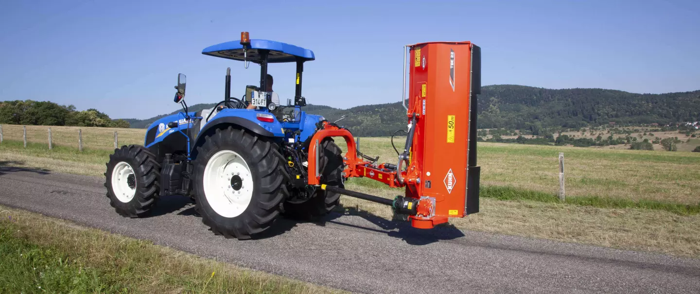 Le broyeur TBE 22 au transport sur route