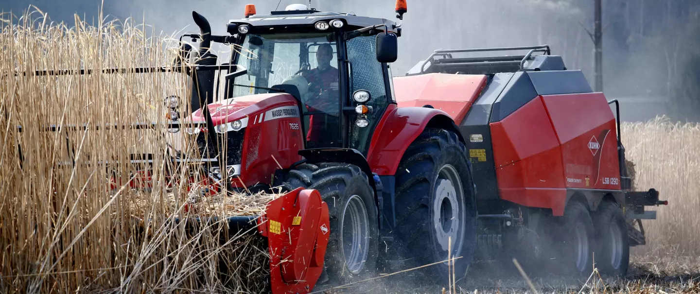  Photo du broyeur cultures WS 320 BIO KUHN au travail vue avant