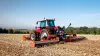 Photo du broyeur polyvalent BP 8300 au travail vue trois-quart arrière