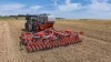 Les semoirs ESPRO 1002 R et RC associent haut débit de chantier, faible demande de traction et précision d’implantation.