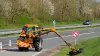 Photo de l'épareuse KUHN PRO-LONGER GII 6183 au travail en bordure de route