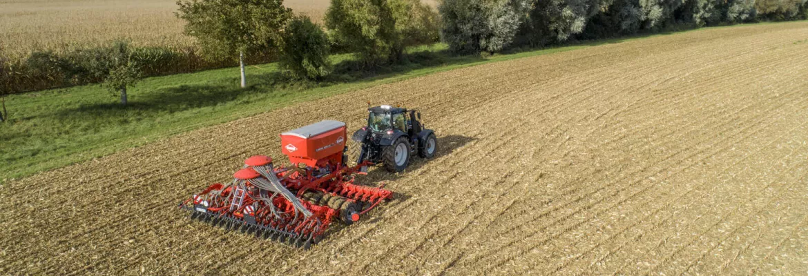 AUROCK trailed seed drill for no-till and conservation agriculture at work